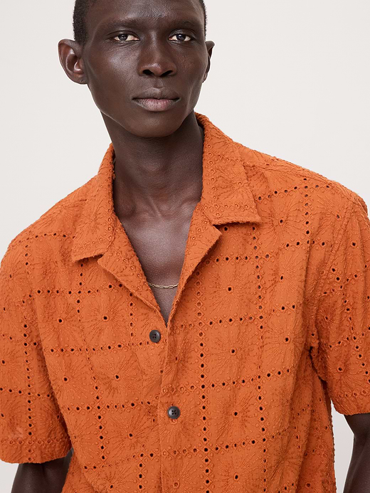 Banana Republic Relaxed-Fit Embroidered Cotton Eyelet Resort Shirt — photo 4