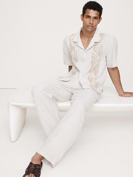 Banana Republic Relaxed-Fit Embroidered Linen Resort Shirt — photo 4