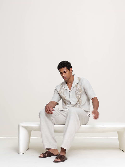 Banana Republic Relaxed-Fit Embroidered Linen Resort Shirt — photo 7