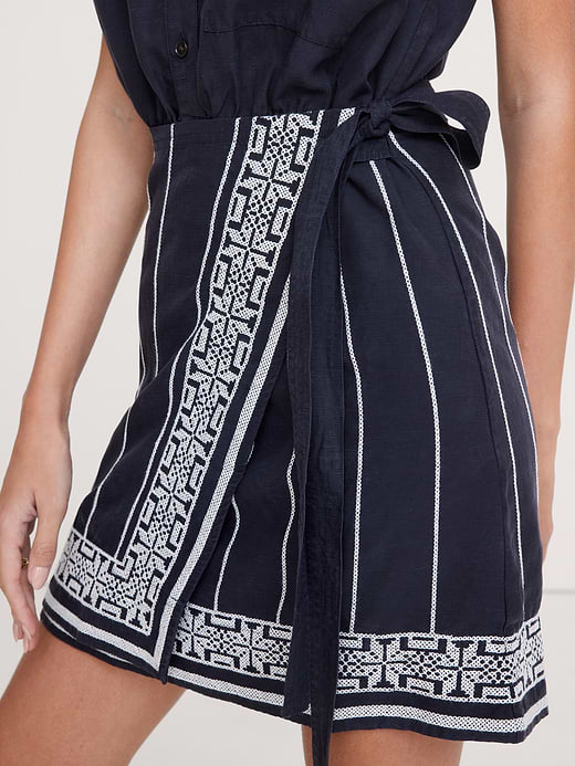 Banana Republic Embroidered Tencel™-Linen Wrap Dress — photo 4