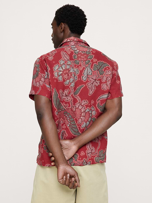 Banana Republic Standard-Fit Linen Resort Shirt — photo 3