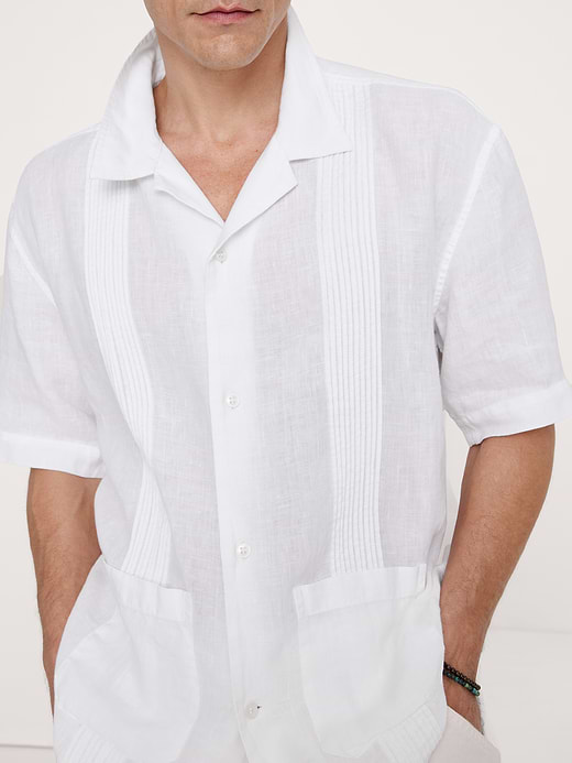Banana Republic Relaxed-Fit Pleated Linen Resort Shirt — photo 6