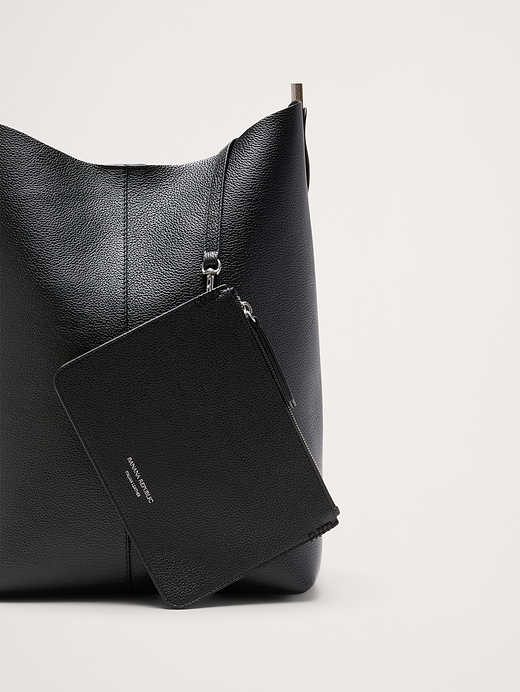 Banana Republic Slouchy Vida Italian Leather Bag — photo 7