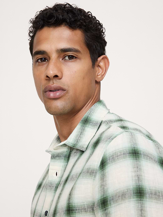 Banana Republic Standard-Fit Plaid Linen-Cotton Shirt — photo 4