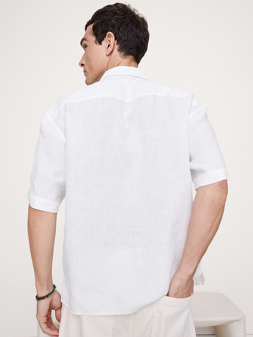 Banana Republic Relaxed-Fit Pleated Linen Resort Shirt — photo 3