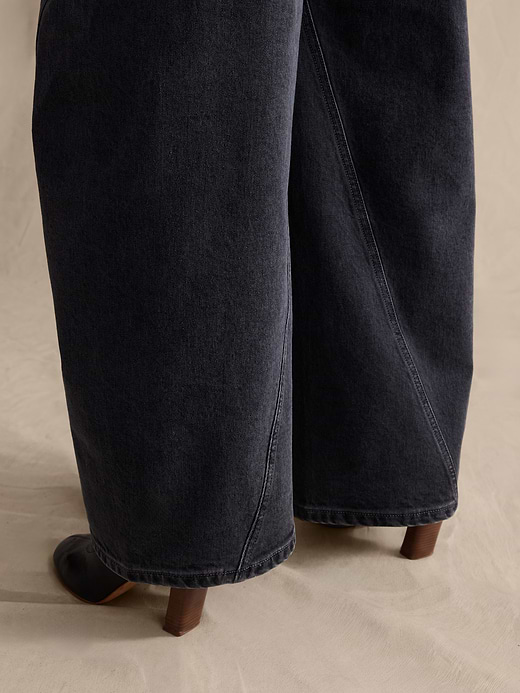 Banana Republic High-Rise Loose Barrel Jean — photo 4