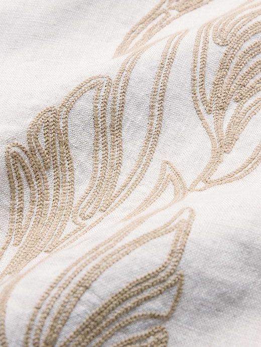 Banana Republic Relaxed-Fit Embroidered Linen Resort Shirt — photo 6