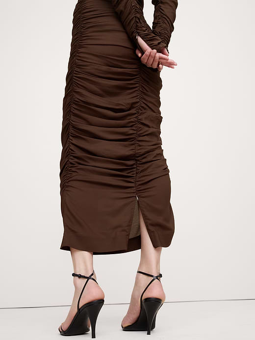 Banana Republic Stretch-Crepe Ruched Midi Dress — photo 4