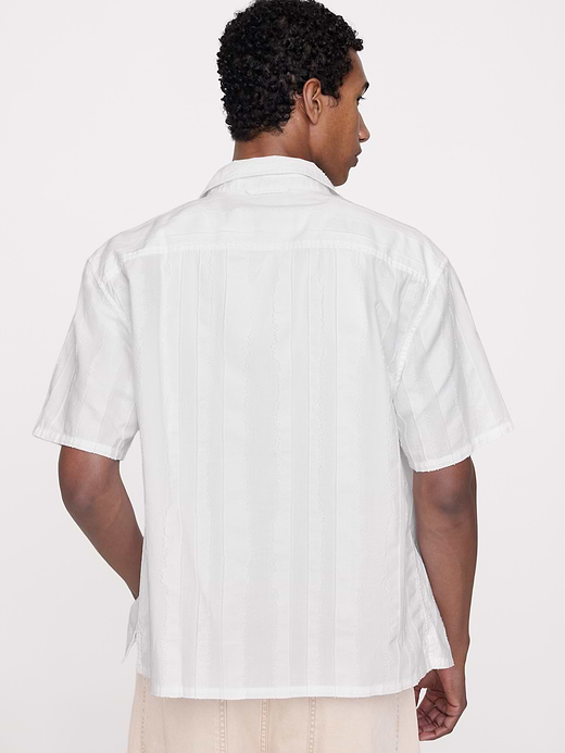 Banana Republic Relaxed-Fit Cotton-Linen Jacquard Resort Shirt — photo 3