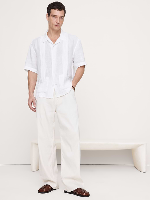 Banana Republic Relaxed-Fit Pleated Linen Resort Shirt — photo 4
