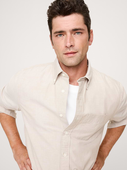 Banana Republic Standard-Fit Oxford Shirt — photo 4