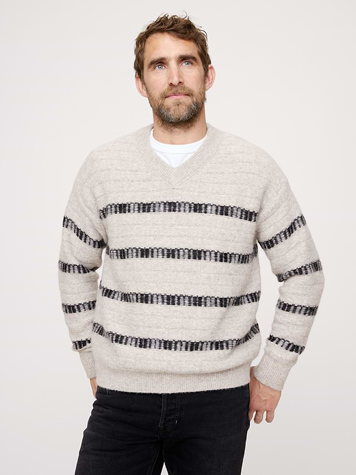 Banana Republic Jacquard Stripe V-Neck Sweater — photo 1