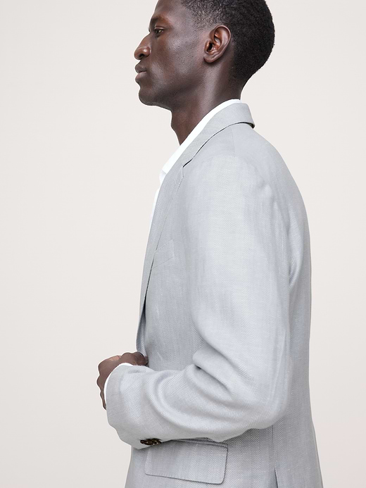 Banana Republic Tailored Slim-Fit Herringbone Linen-Merino Suit Jacket — photo 4