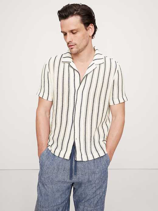 Banana Republic Standard-Fit Jacquard Stripe Resort Shirt — photo 1