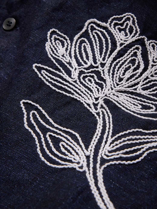 Banana Republic Standard-Fit Embroidered Linen Resort Shirt — photo 6