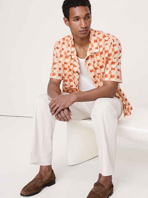 Banana Republic Relaxed-Fit Slub Cotton Resort Shirt — photo 4