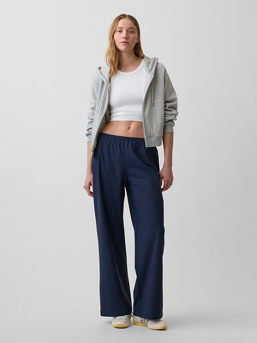 Gap GapFit Tech Low Rise Relaxed Easy Pants — photo 1
