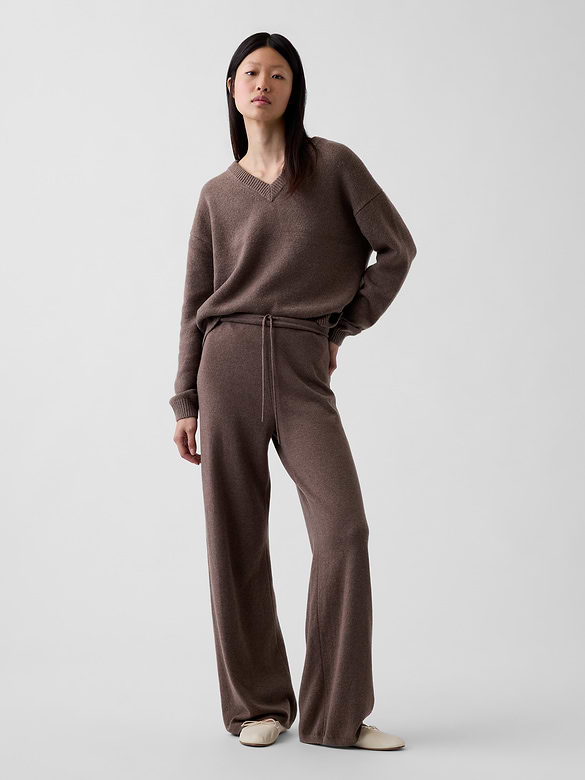 Gap CashSoft Oversized V-Neck Sweater — photo 6