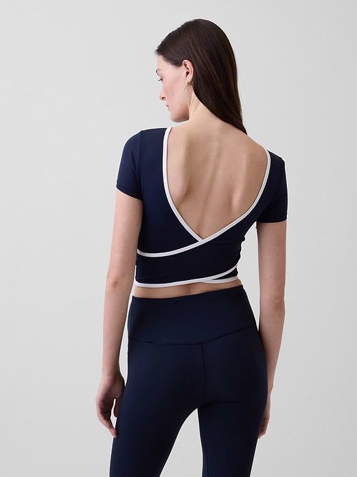 Gap GapFit Smooth Reversible Wrap Crop Top — photo 4