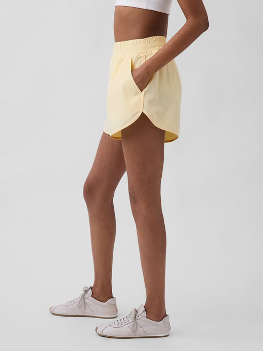 Gap GapFit Tech High Rise Running Shorts — photo 4