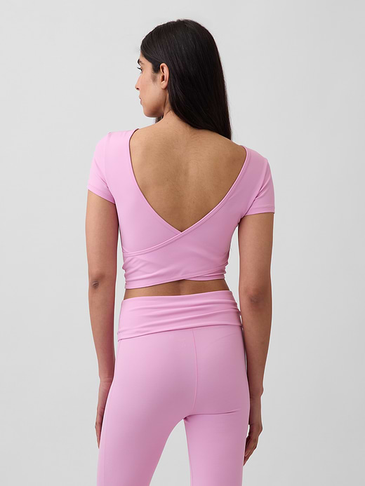 Gap GapFit Smooth Reversible Wrap Crop Top — photo 4