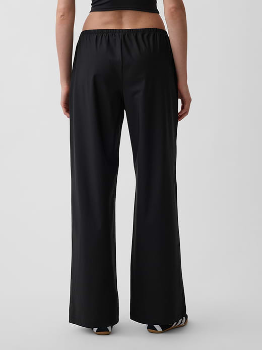 Gap GapFit Tech Low Rise Relaxed Easy Pants — photo 5