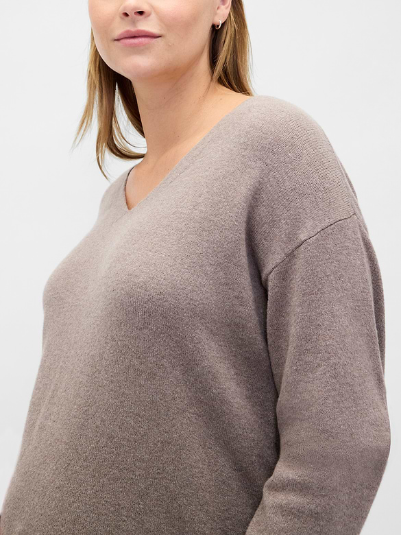 Gap Maternity CashSoft V-Neck Sweater — photo 5