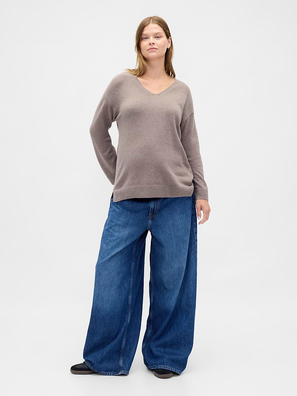 Gap Maternity CashSoft V-Neck Sweater — photo 4