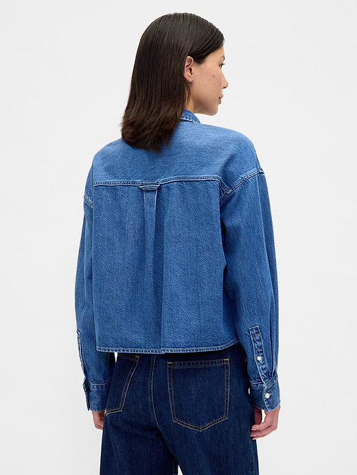 Gap UltraSoft Denim Oversized Straight-Hem Crop Shirt — photo 4