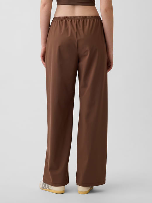 Gap GapFit Tech Low Rise Relaxed Easy Pants — photo 5