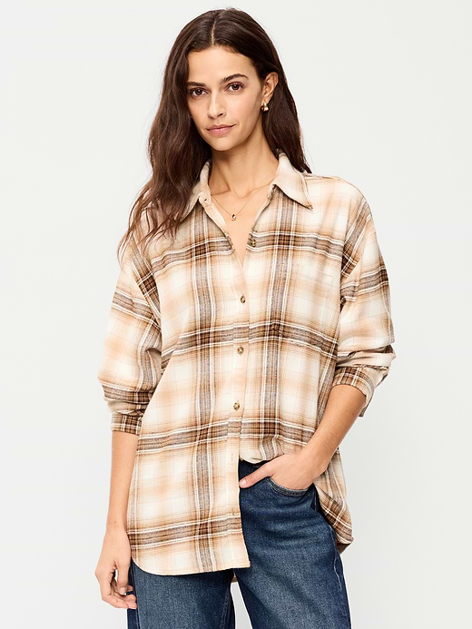 Old Navy Oversized Button-Down Boyfriend Flannel Shirt — photo 4