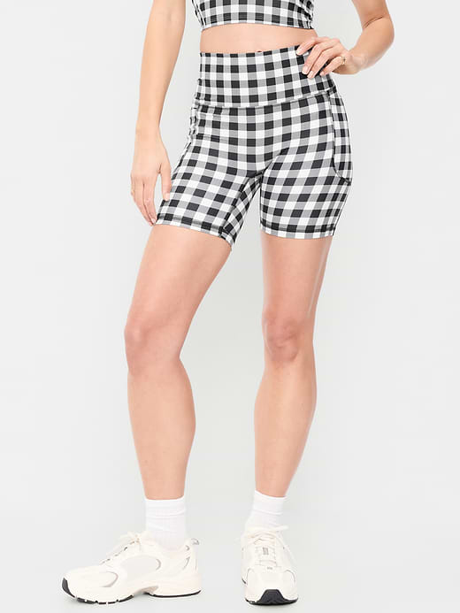Old Navy Extra-High Waisted PowerSoft Boundless Pocket Biker Shorts-- 6-inch inseam - No Front Seam — photo 1