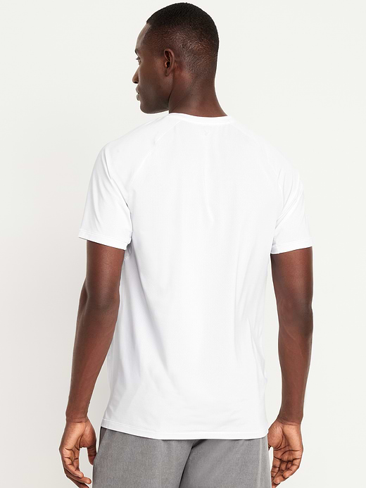 Old Navy Slim Fit Performance Vent T-Shirt — photo 3
