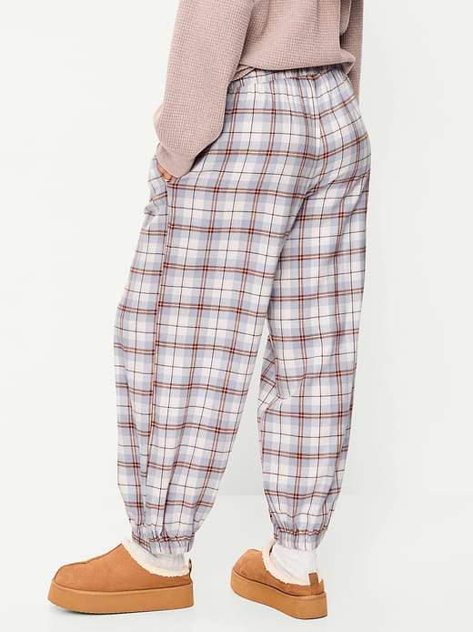 Old Navy Cinched Flannel Balloon Pants — photo 8