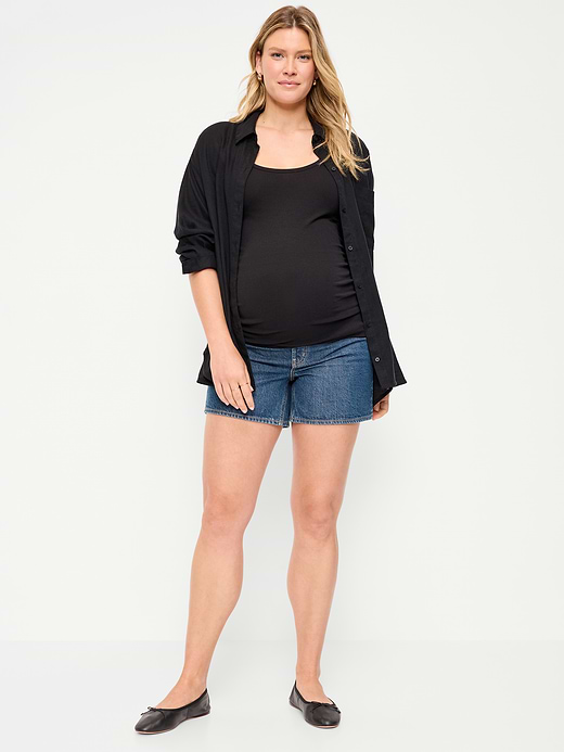 Old Navy Maternity Full-Panel Baggy Short -- 5-inch inseam — photo 1