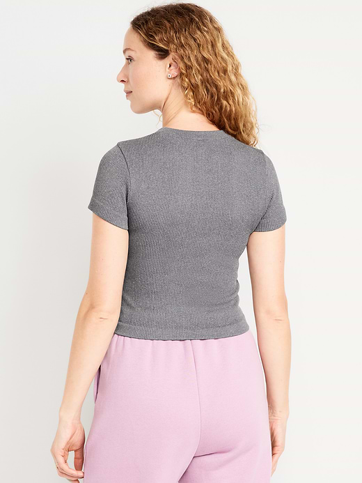Old Navy Exhale Seamless Fitted Rib T-Shirt — photo 3
