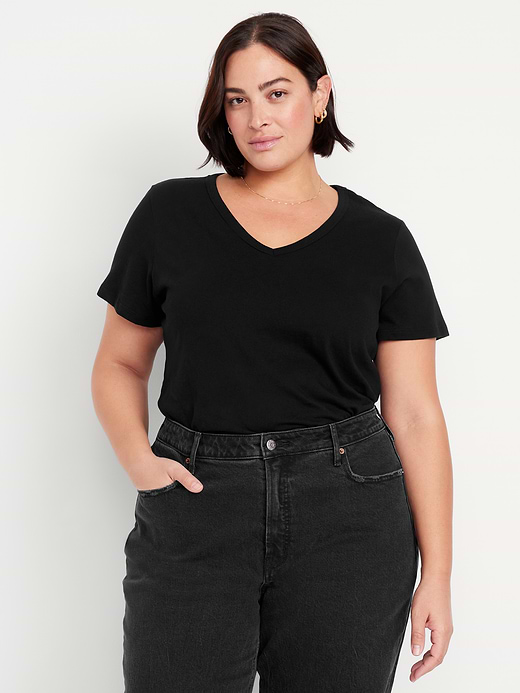 Old Navy EveryWear V-Neck T-Shirt — photo 8
