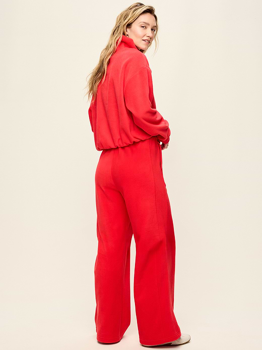 Old Navy Extra High-Waisted Performance Fleece Wide-Leg Sweatpants — photo 4