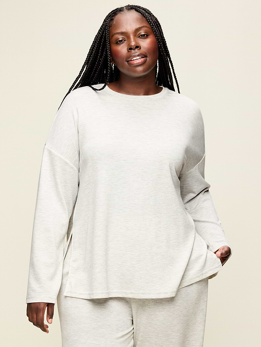 Old Navy Bounce Lite Oversized Bell-Sleeve Tunic — photo 8