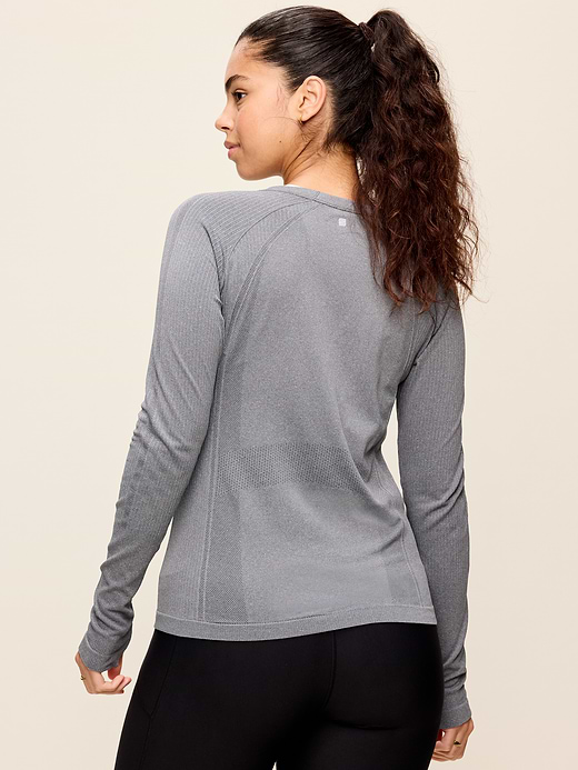 Old Navy Fluid Seamless Fitted Top — photo 7