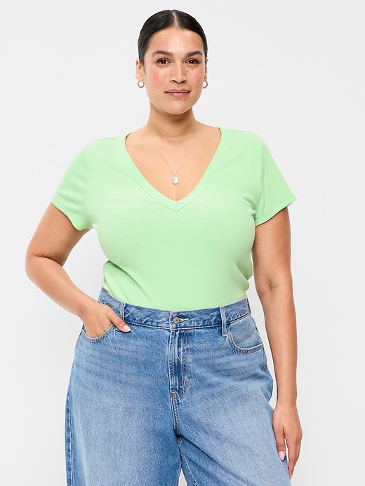 Old Navy Snug Crop V-Neck Ribbed T-Shirt — photo 8