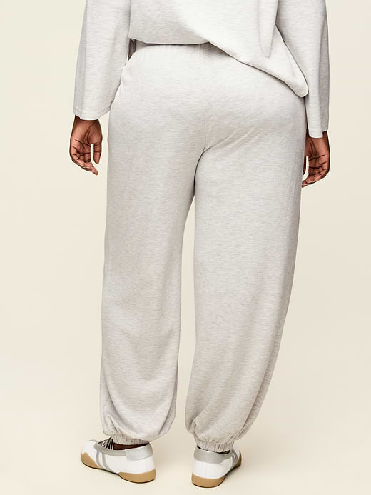 Old Navy Oversized Bounce Lite Bubble Joggers — photo 9