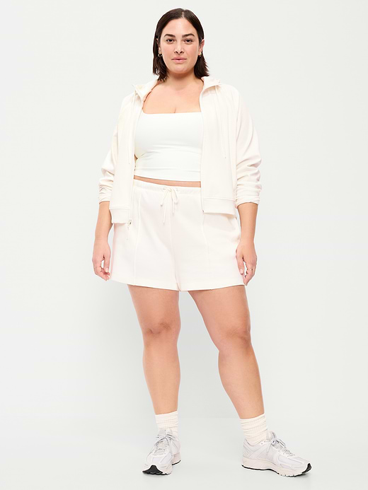Old Navy Relaxed Dynamic Fleece Shorts — photo 7