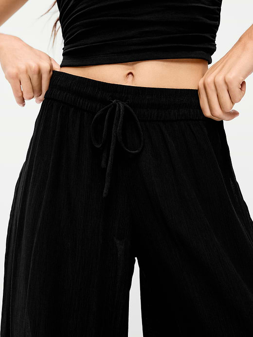 Old Navy High-Waisted Sheer Crinkle Crepe Harem Pants — photo 5