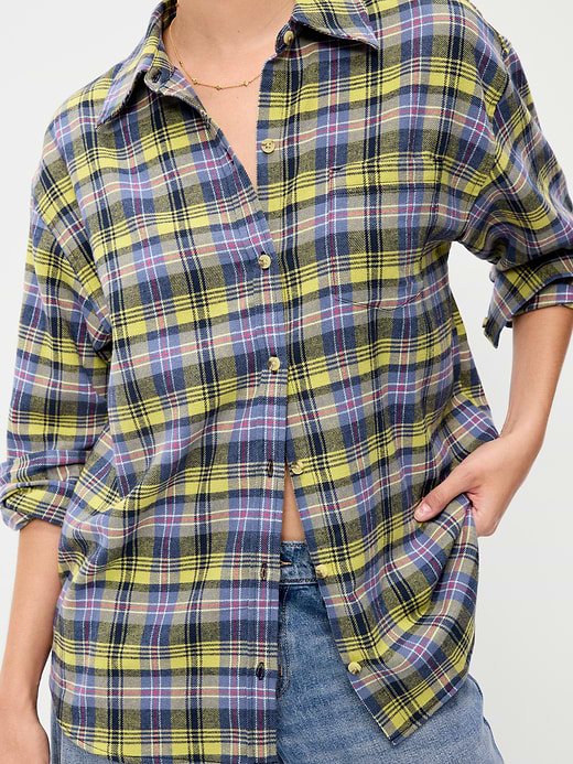 Old Navy Oversized Button-Down Boyfriend Flannel Shirt — photo 5