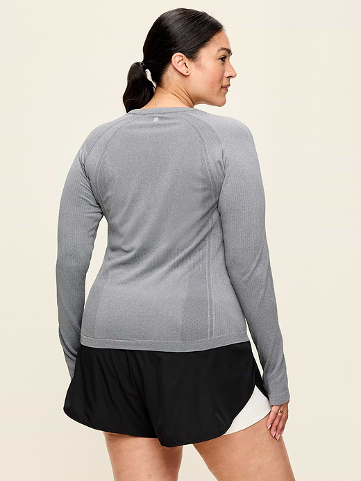 Old Navy Fluid Seamless Fitted Top — photo 9