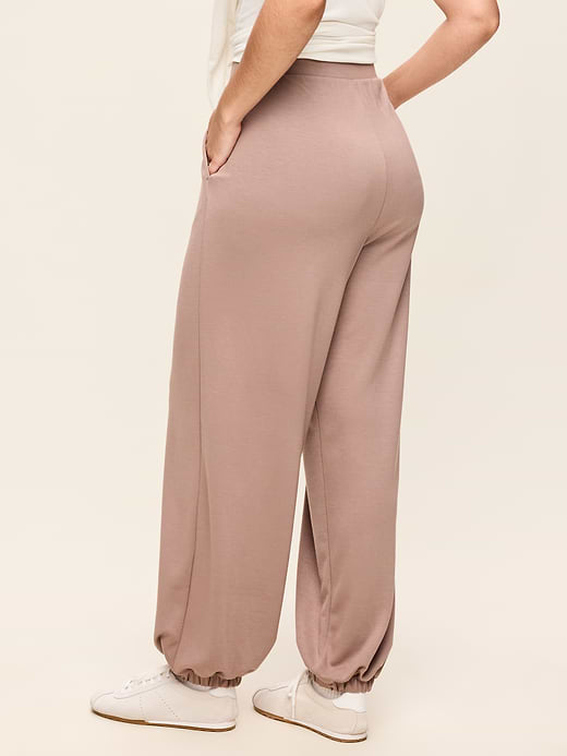Old Navy Oversized Bounce Lite Bubble Joggers — photo 7