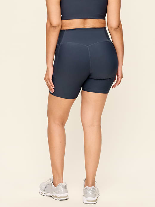 Old Navy Extra-High Waisted PowerSoft Boundless Pocket Biker Shorts-- 6-inch inseam - No Front Seam — photo 17