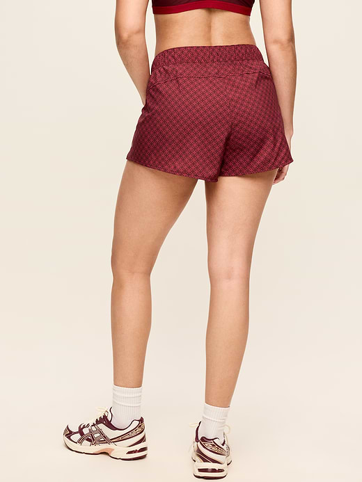 Old Navy Mid-Rise StretchTech Run Shorts -- 3-inch inseam — photo 6