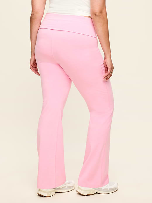 Old Navy High-Waisted PowerChill Fold-Over Bootcut Leggings — photo 10